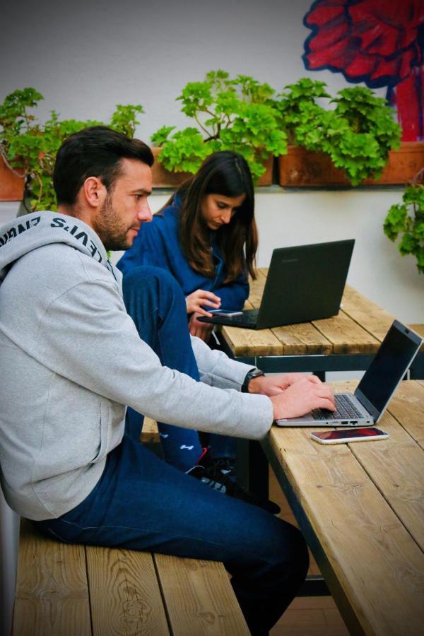 Joy Setas Coworking Hostel Seville Exterior photo
