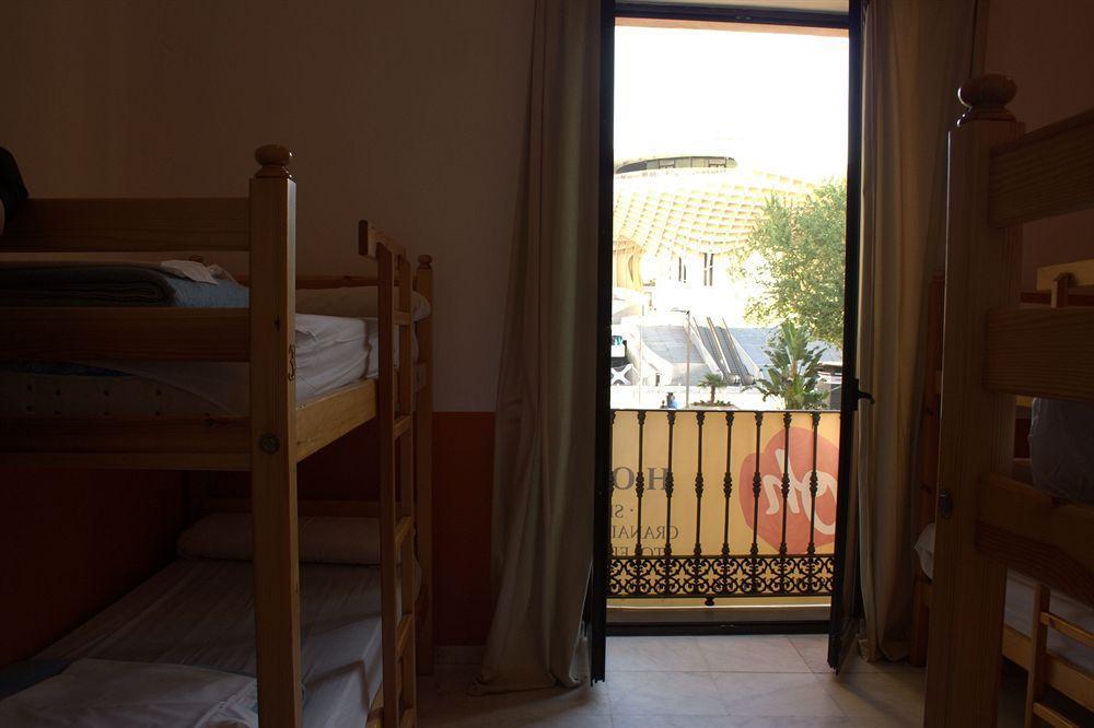Joy Setas Coworking Hostel Seville Exterior photo