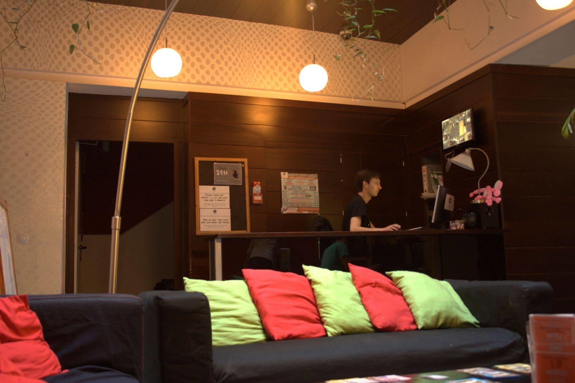 Joy Setas Coworking Hostel Seville Exterior photo