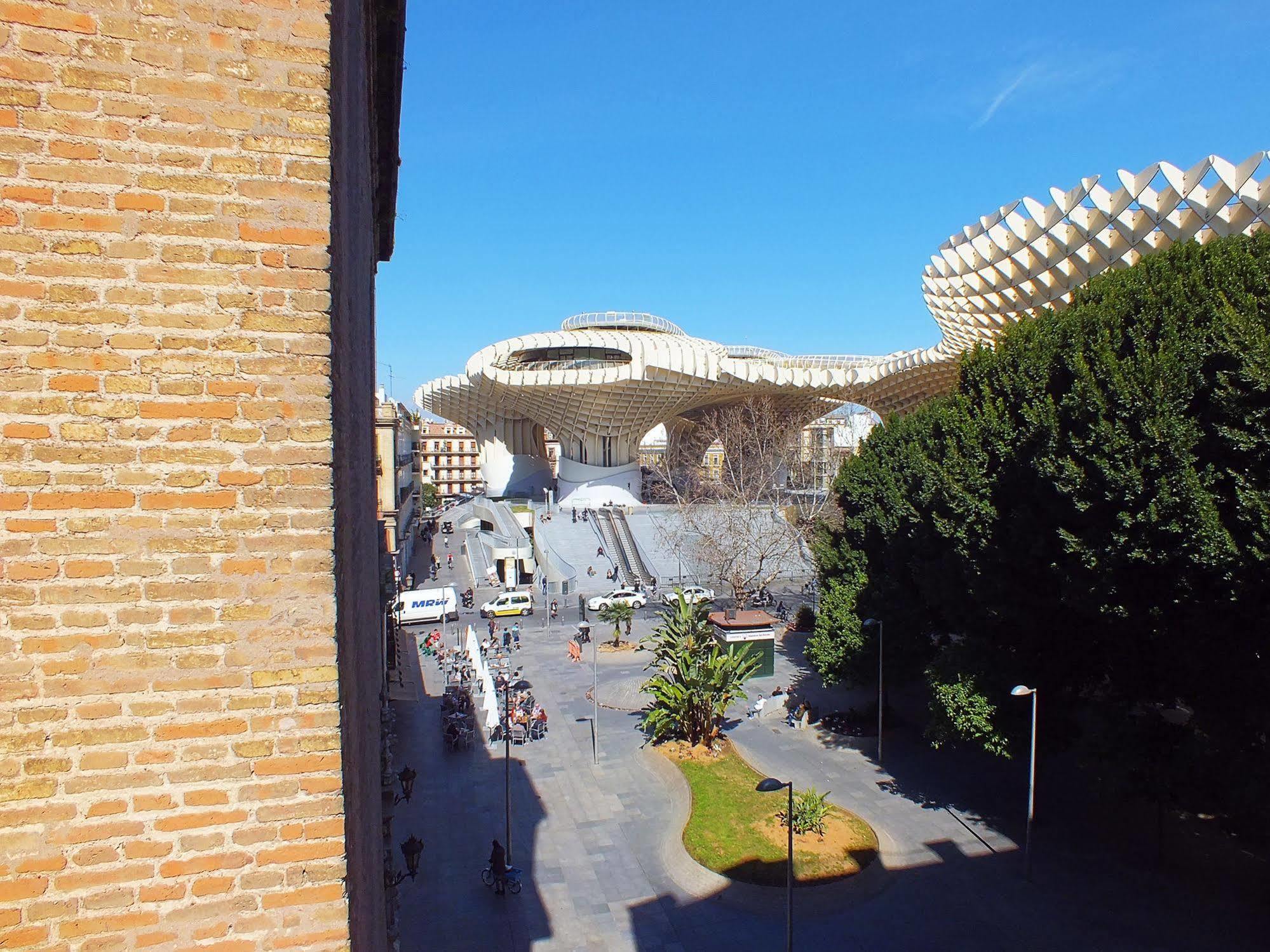 Joy Setas Coworking Hostel Seville Exterior photo
